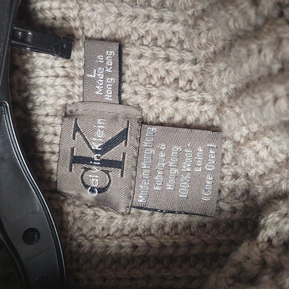 Outer Sweater - image 2